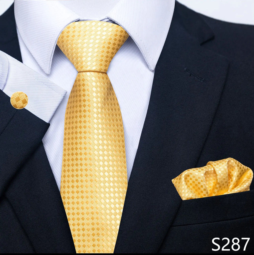 Men's tie, tie and button set of the highest quality.