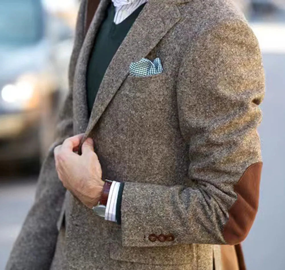 Men's vintage brown tweed blazer for winter, with patchwork details, elegant, for business, formal occasions.