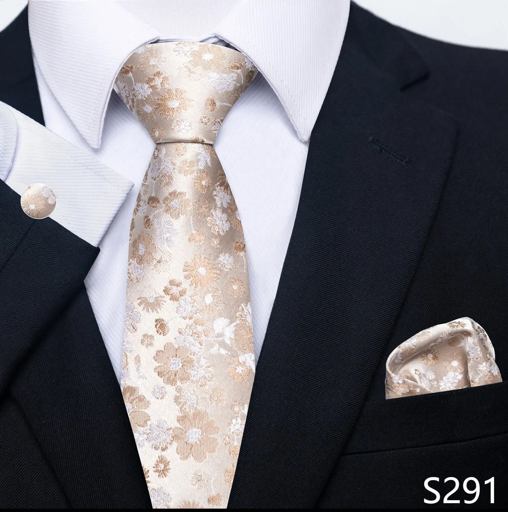 Men's tie, tie and button set of the highest quality.
