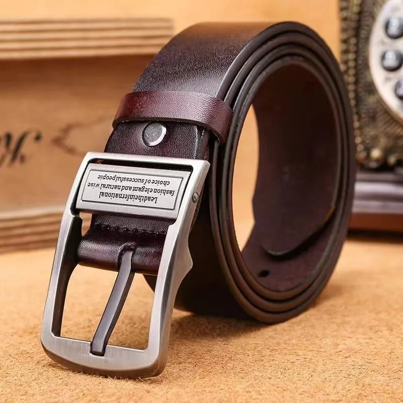New men's belt in bovine leather, with a metal alloy pin buckle, luxury, for adults, ideal for jeans and casual wear.