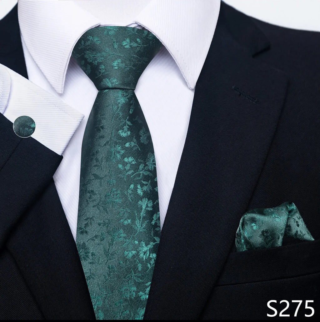 Men's tie, tie and button set of the highest quality.