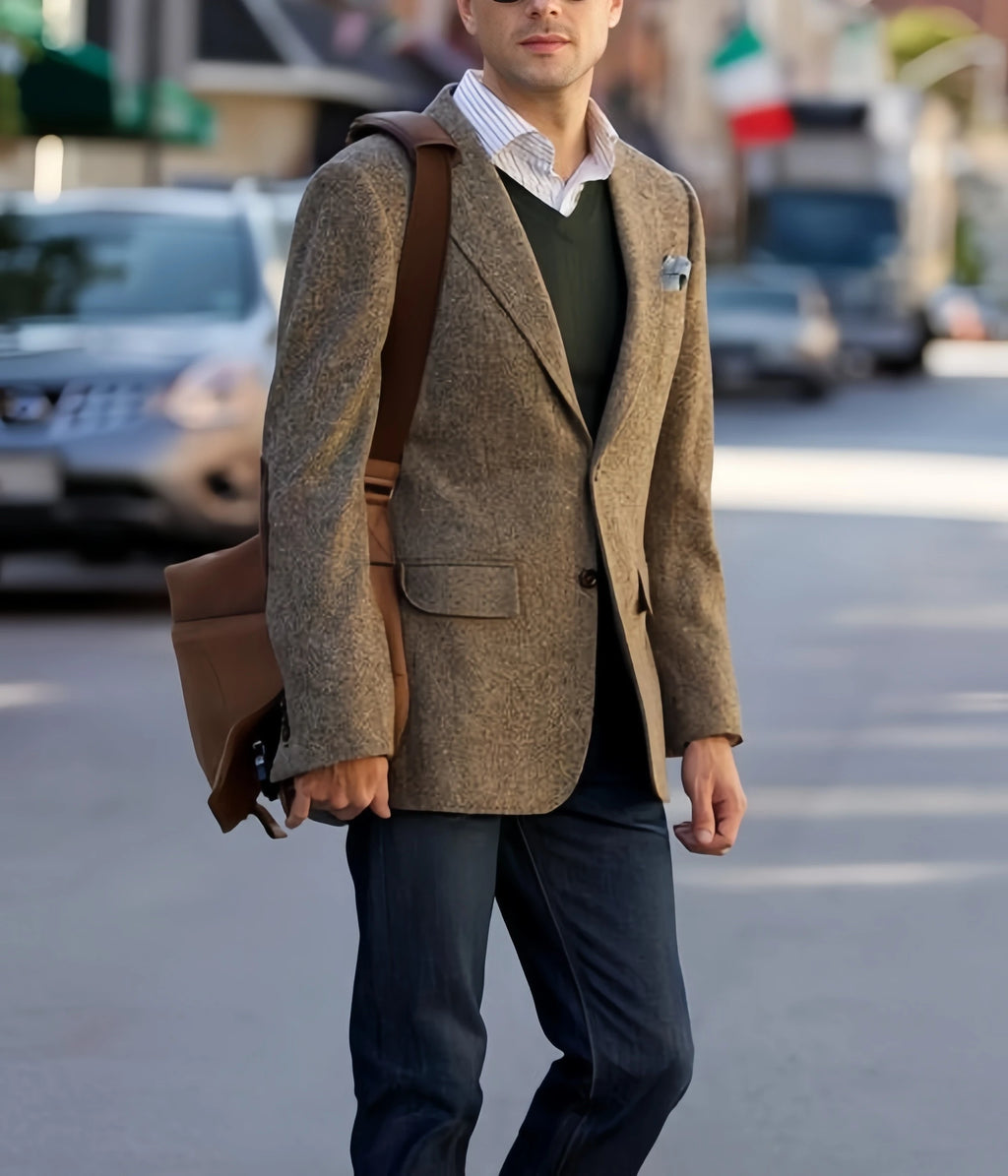Men's vintage brown tweed blazer for winter, with patchwork details, elegant, for business, formal occasions.