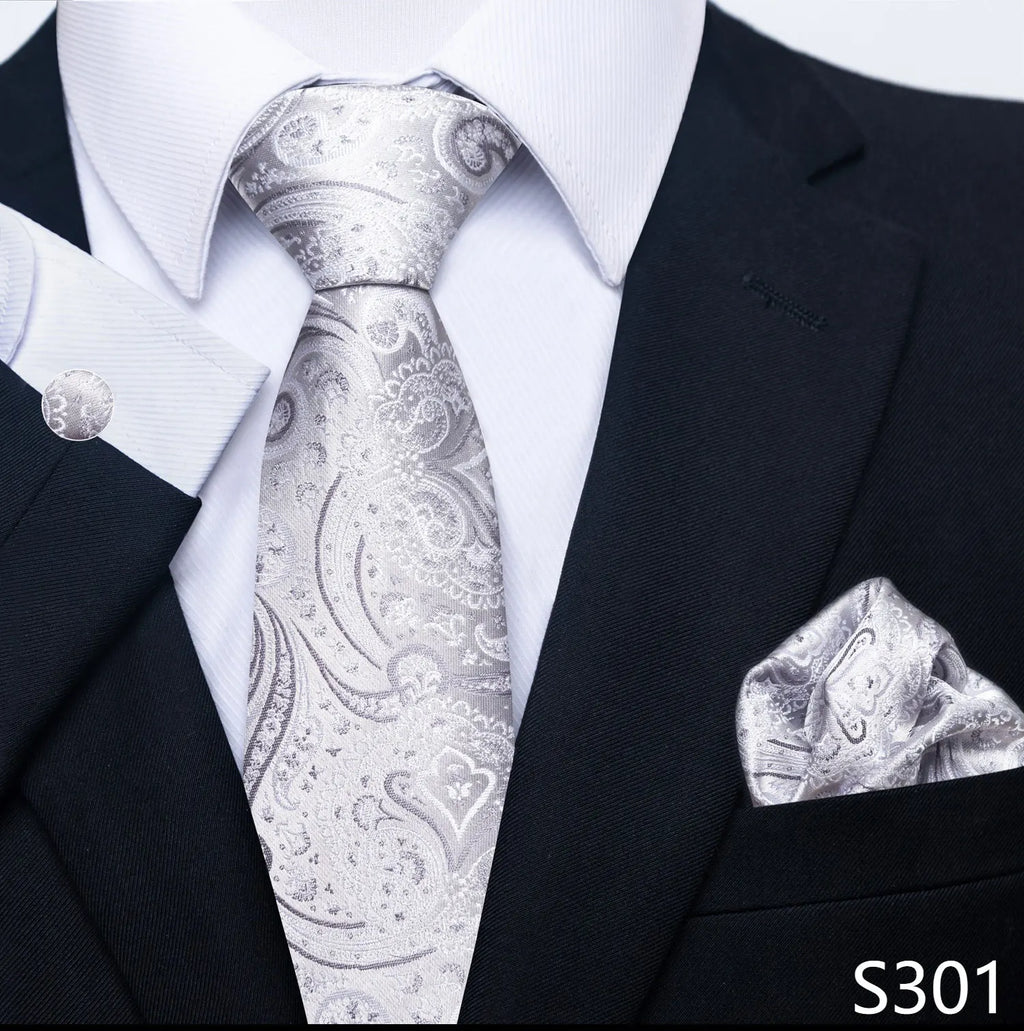 Men's tie, tie and button set of the highest quality.